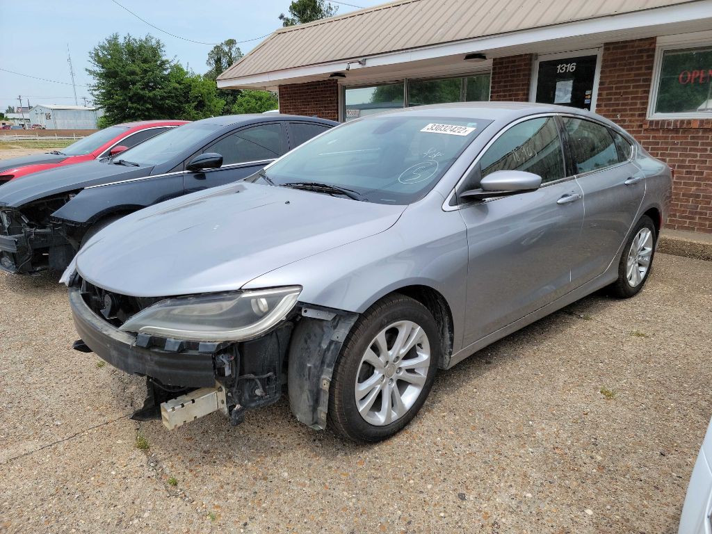 2015 Chrysler 200 Image 3