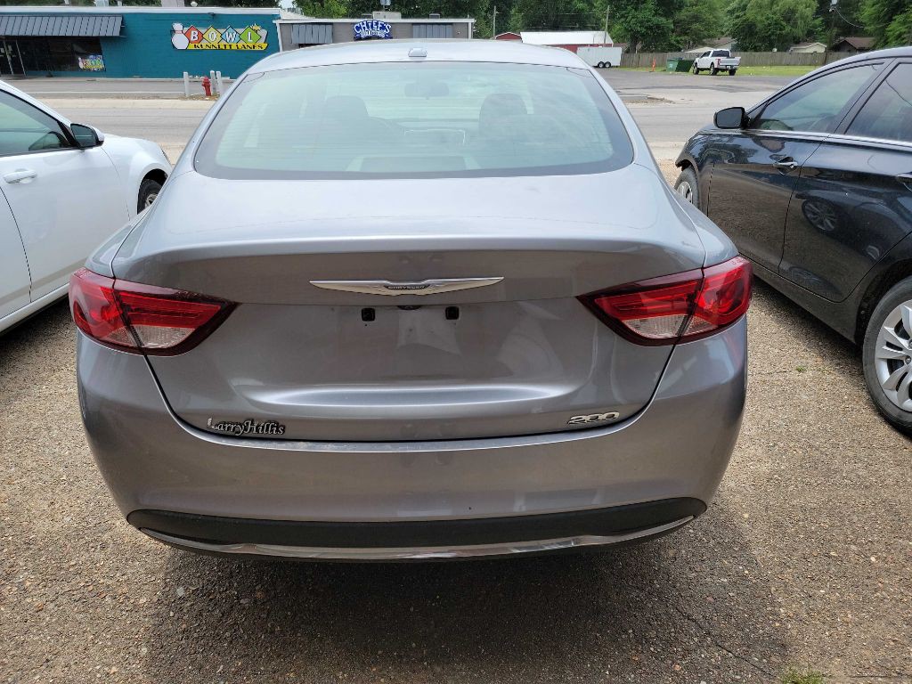 2015 Chrysler 200 Image 5