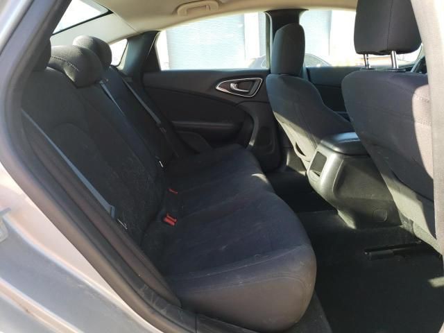 2015 Chrysler 200 Image 13