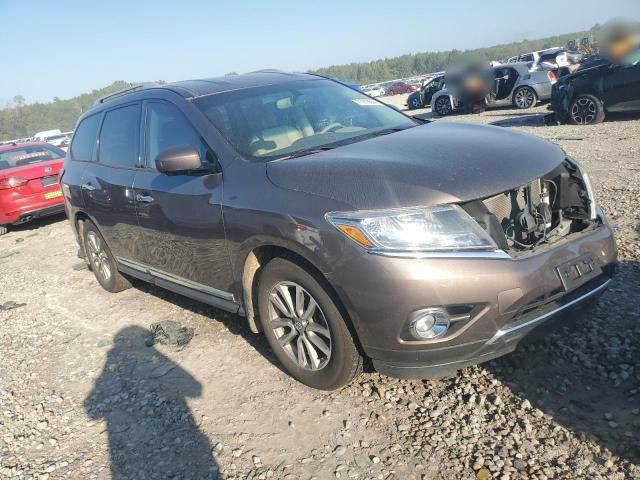 2015 Nissan Pathfinder Image 2