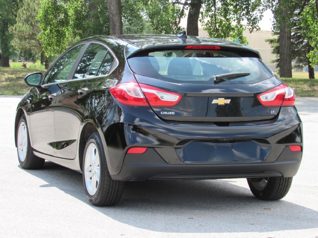 2018 Chevrolet Cruze Image 9