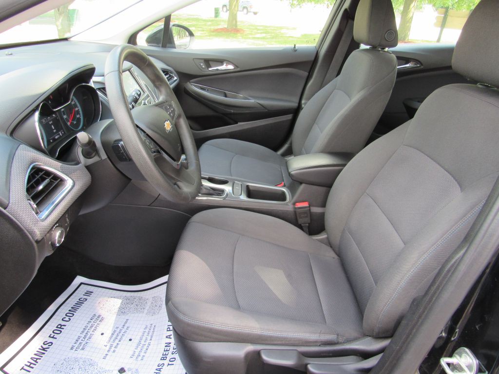 2018 Chevrolet Cruze Image 13