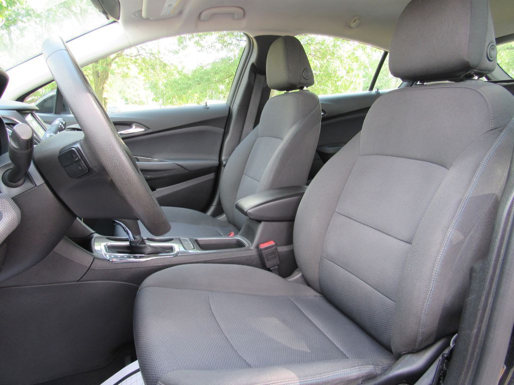 2018 Chevrolet Cruze Image 14