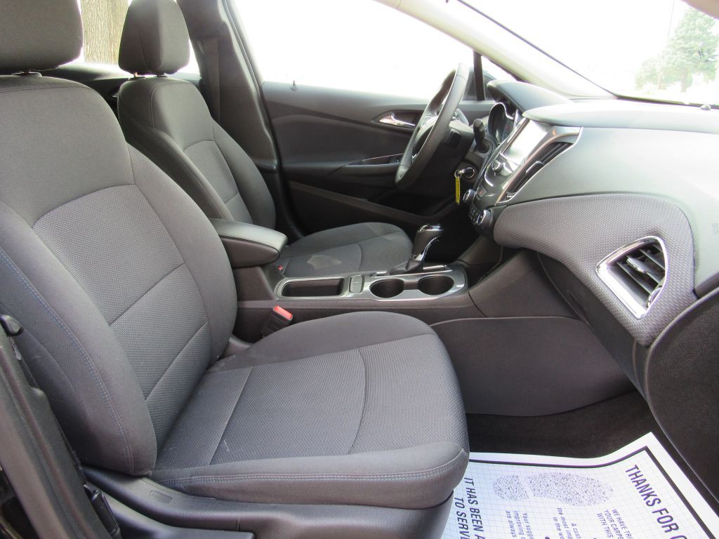 2018 Chevrolet Cruze Image 21