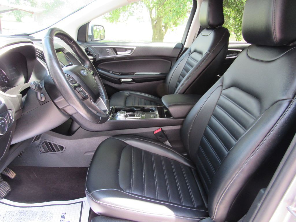 2020 Ford Edge Image 13