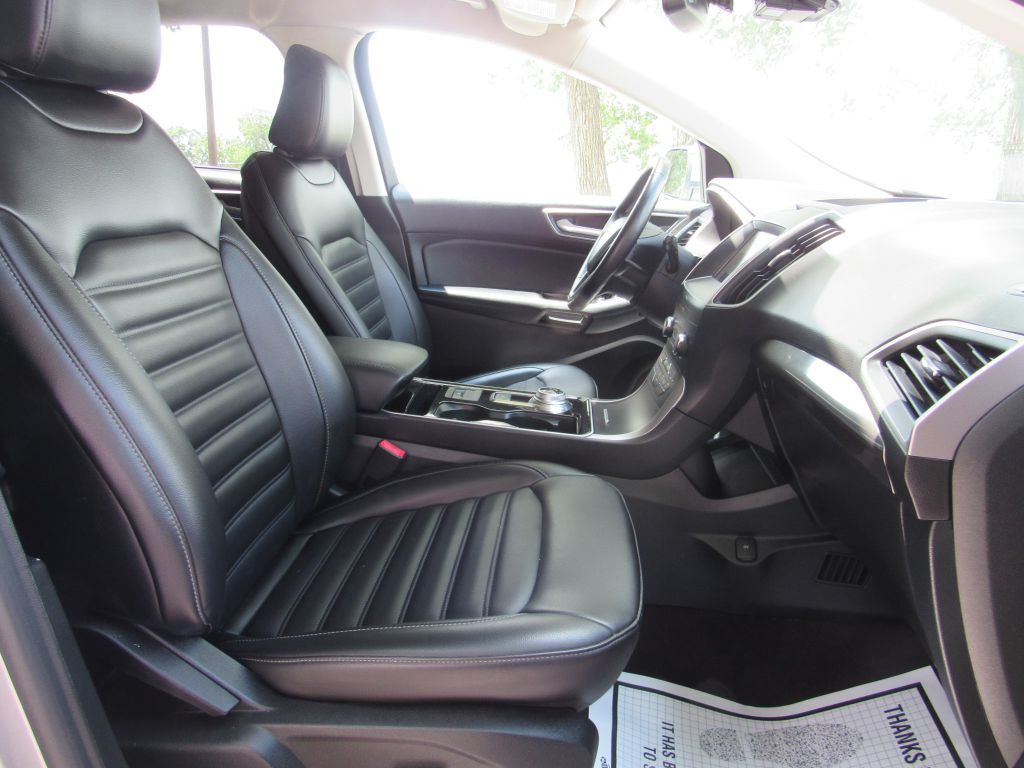 2020 Ford Edge Image 21