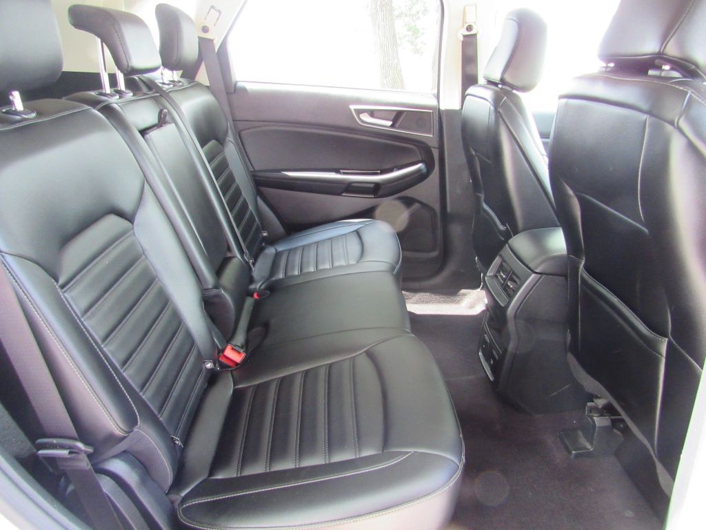 2020 Ford Edge Image 22
