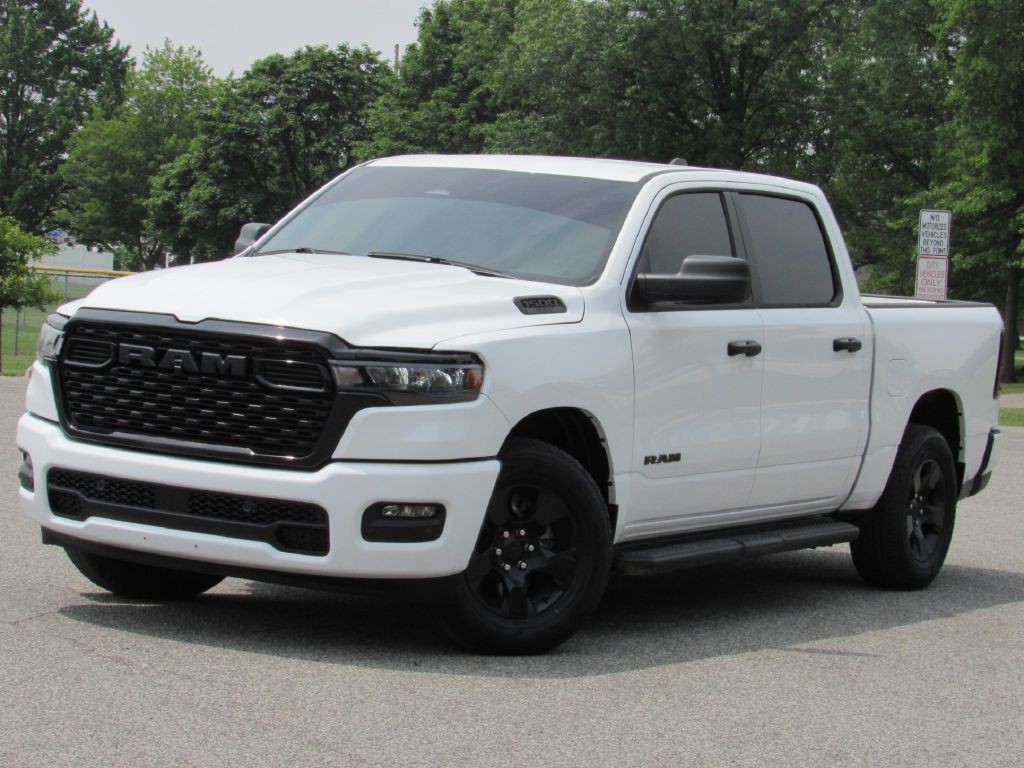 2025 RAM 1500 Image 2