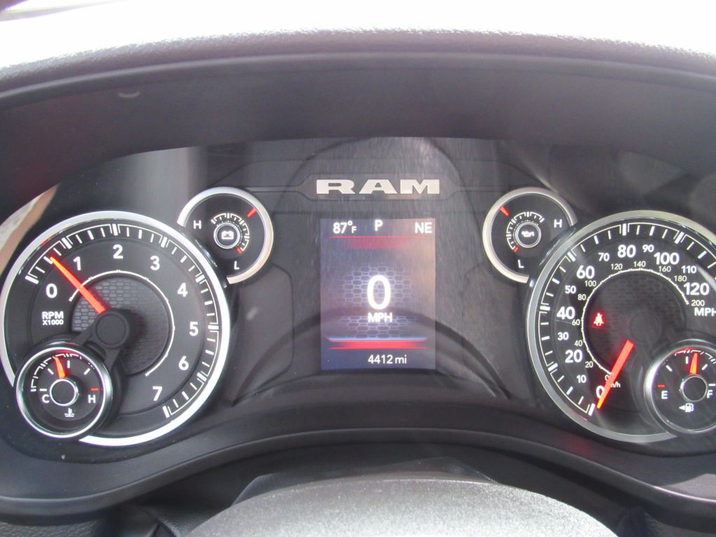 2025 RAM 1500 Image 16