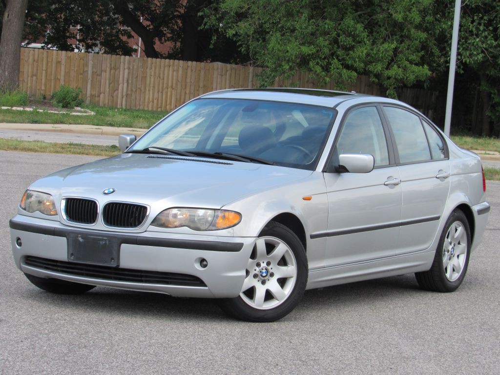 2005 BMW 3 Series Image 2
