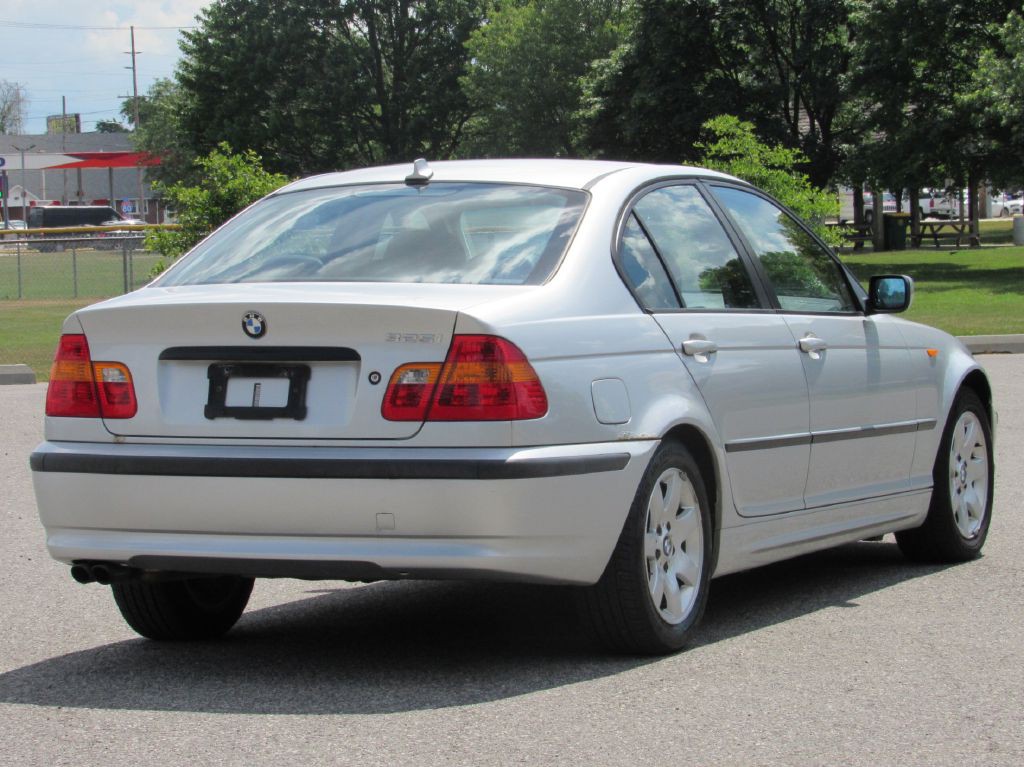 2005 BMW 3 Series Image 9