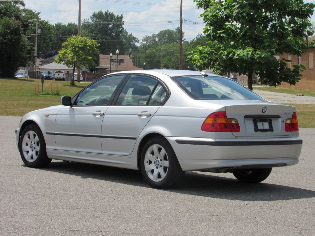 2005 BMW 3 Series Image 11