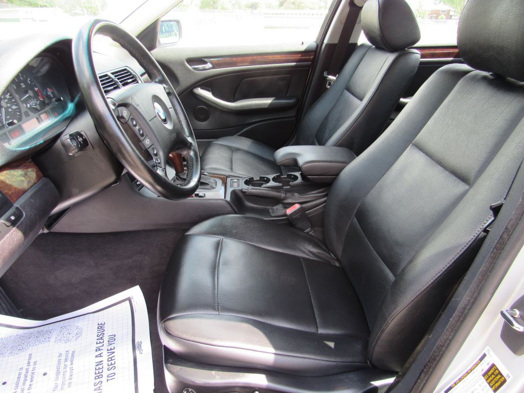 2005 BMW 3 Series Image 14