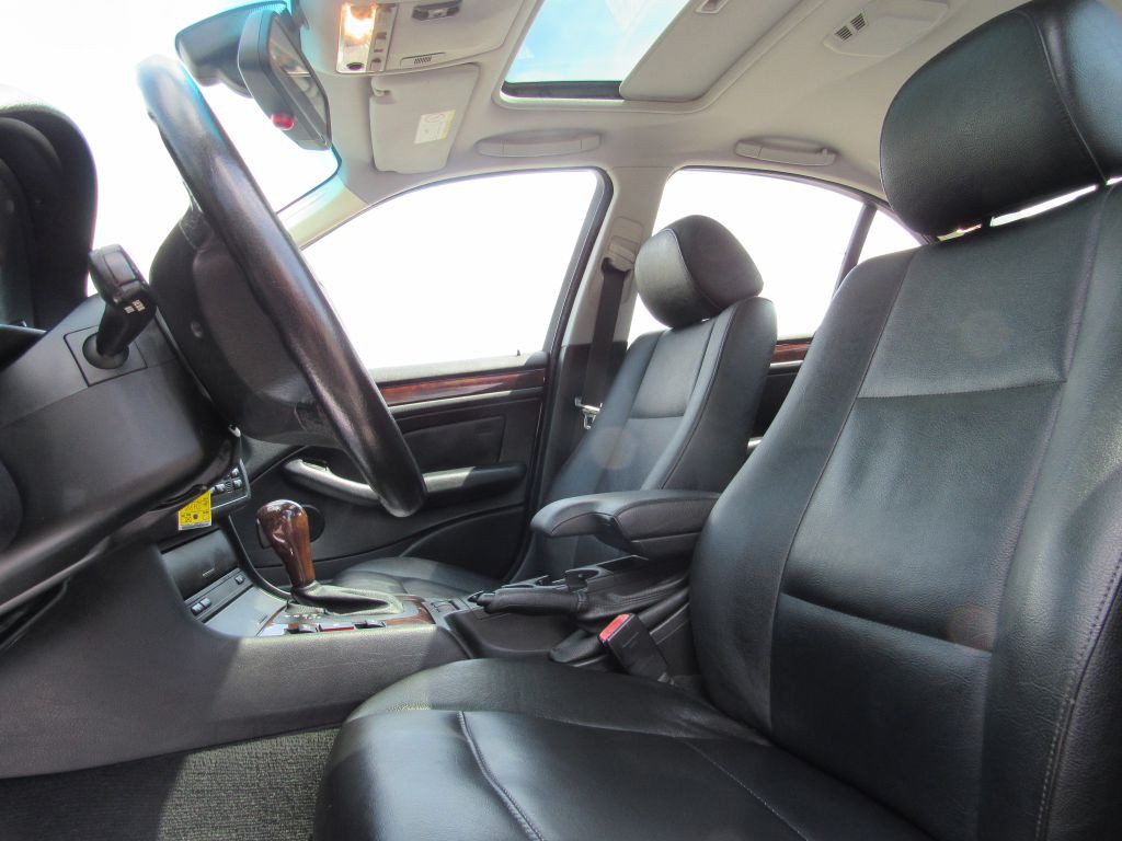 2005 BMW 3 Series Image 15