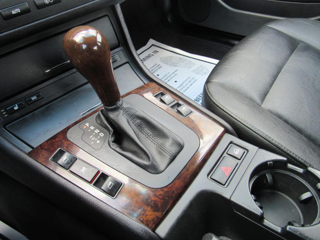 2005 BMW 3 Series Image 20