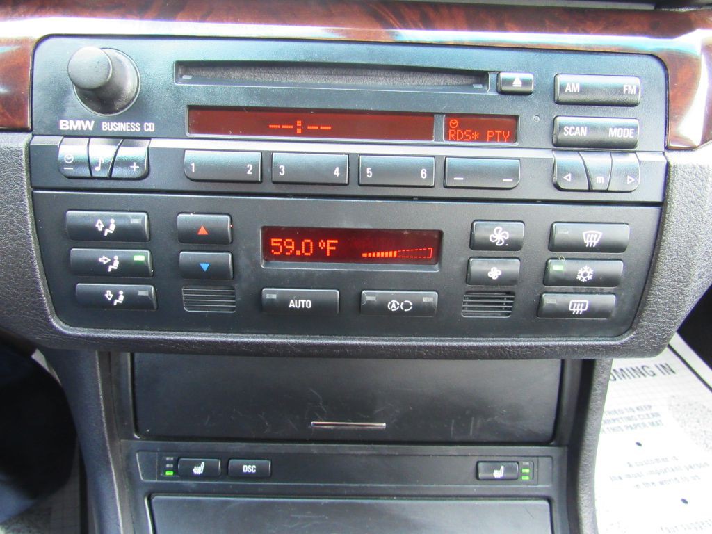 2005 BMW 3 Series Image 21