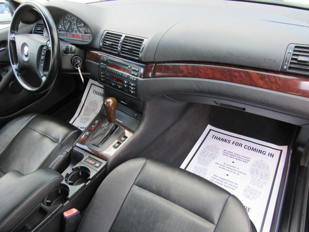 2005 BMW 3 Series Image 22