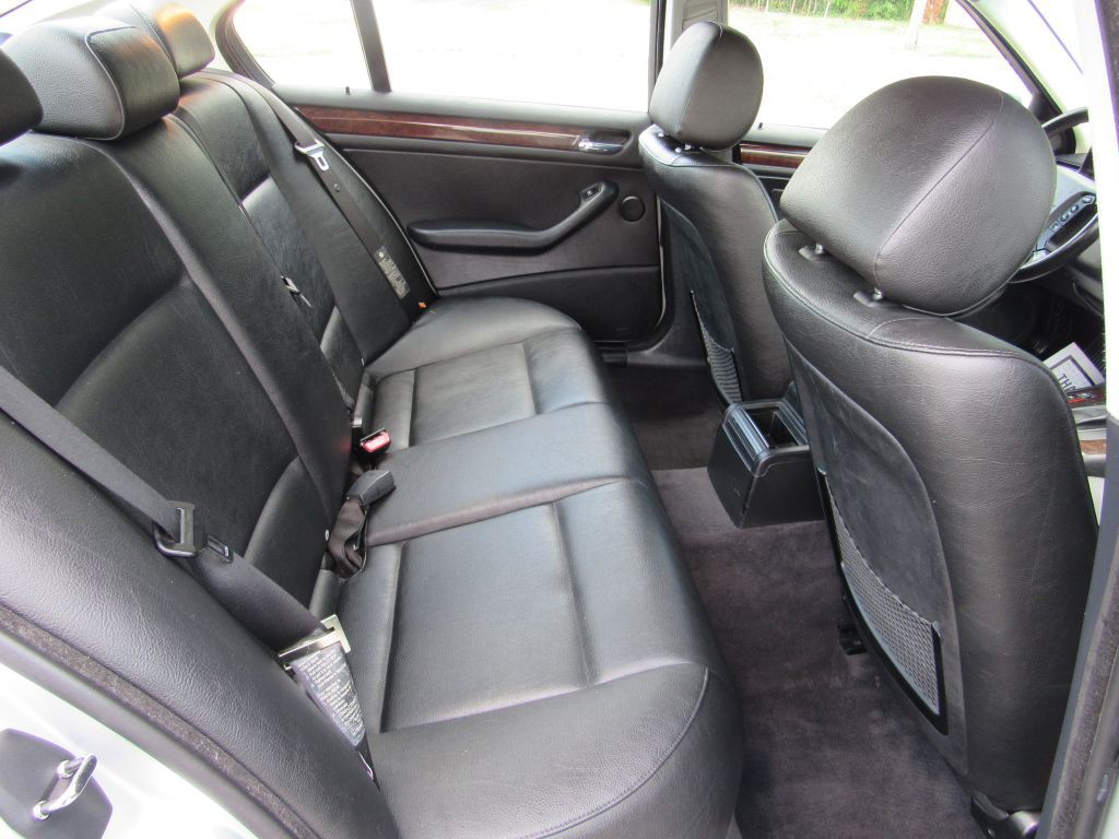 2005 BMW 3 Series Image 24