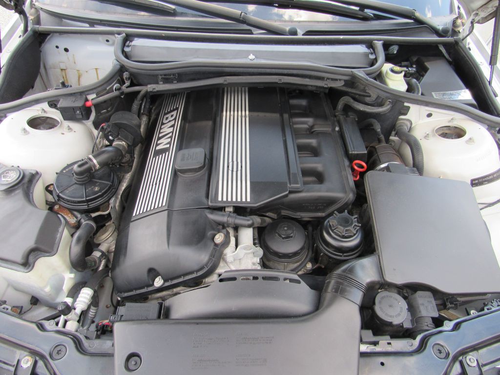 2005 BMW 3 Series Image 26