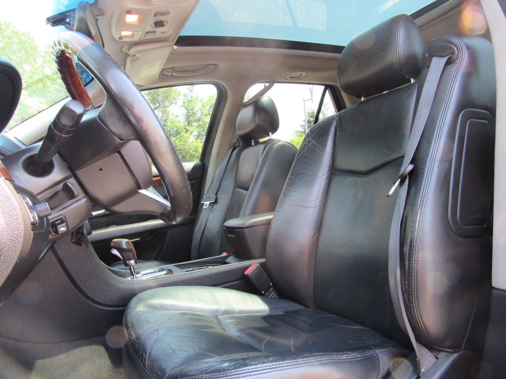 2008 Cadillac SRX Image 14