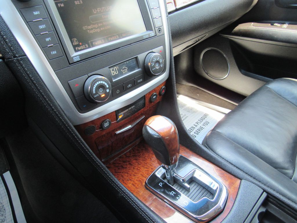 2008 Cadillac SRX Image 20