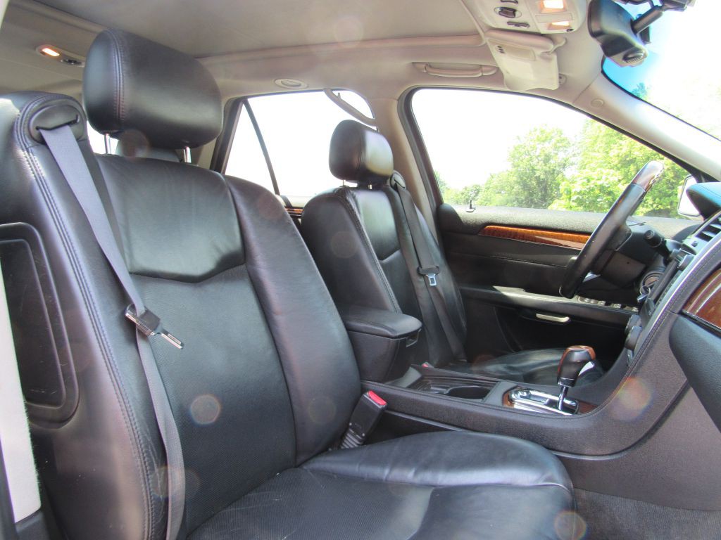 2008 Cadillac SRX Image 24