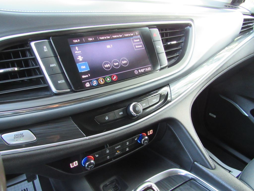 2021 Buick Enclave Image 17