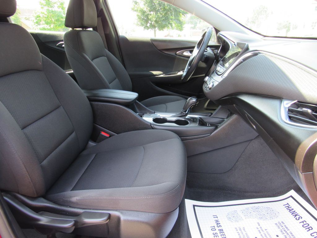 2018 Chevrolet Malibu Image 23