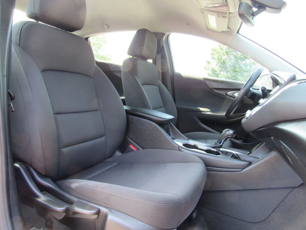 2018 Chevrolet Malibu Image 24