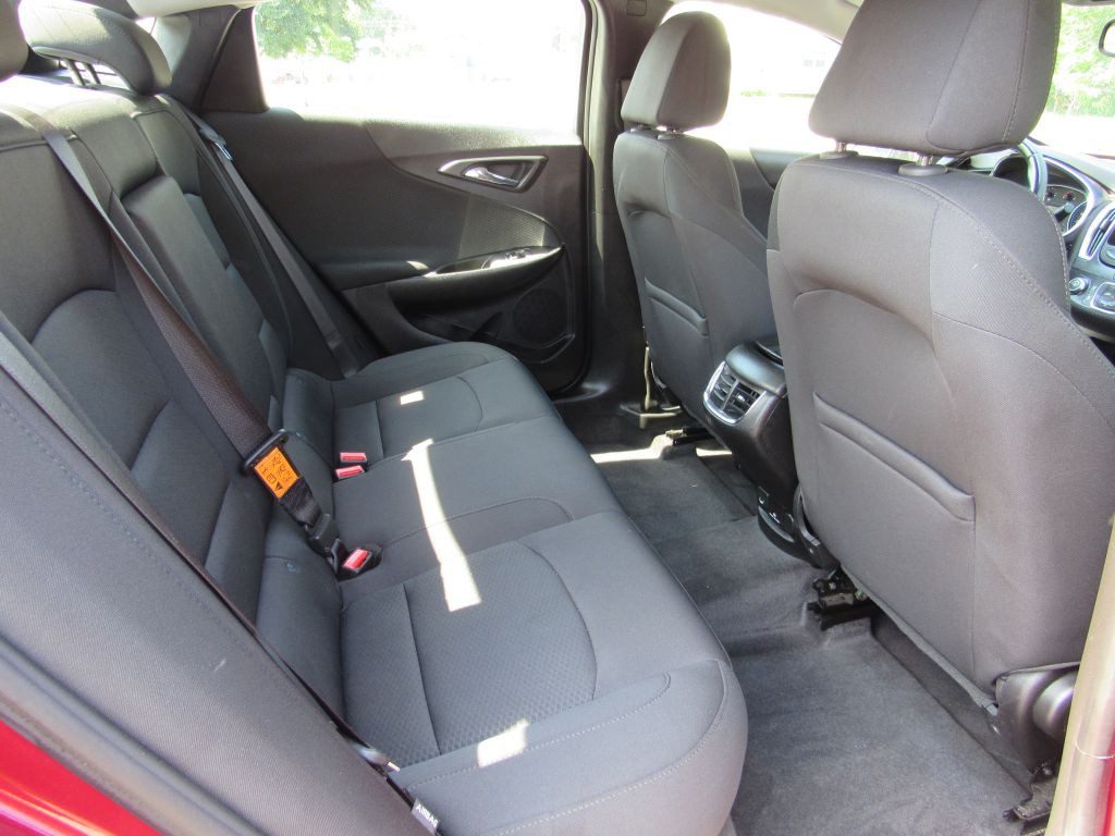 2018 Chevrolet Malibu Image 25