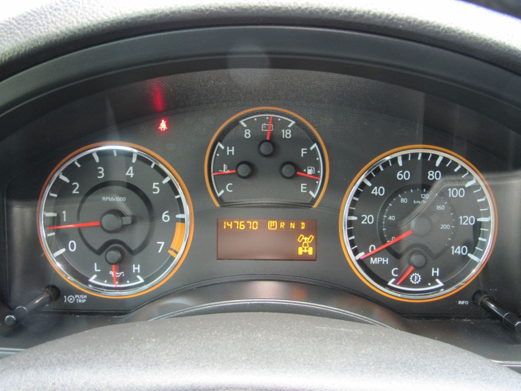 2011 Nissan Armada Image 16