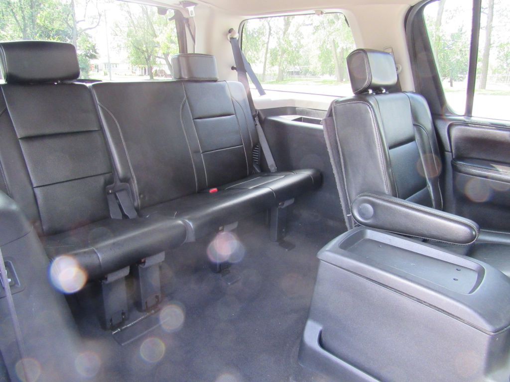 2011 Nissan Armada Image 24