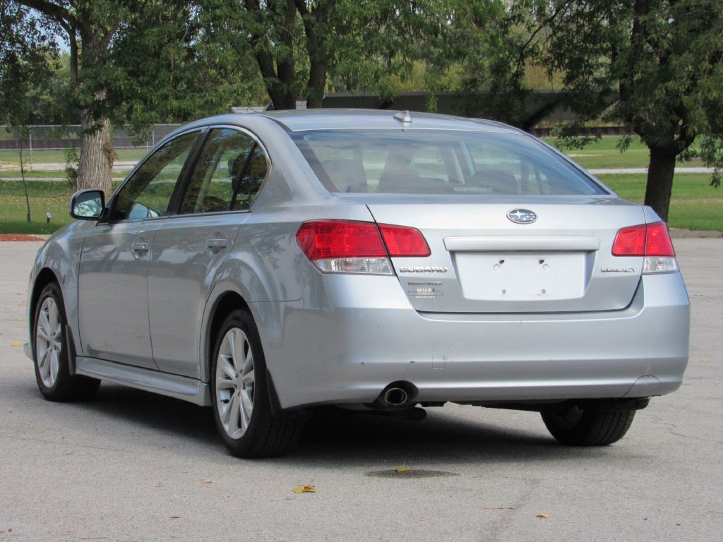 2014 Subaru Legacy Image 9