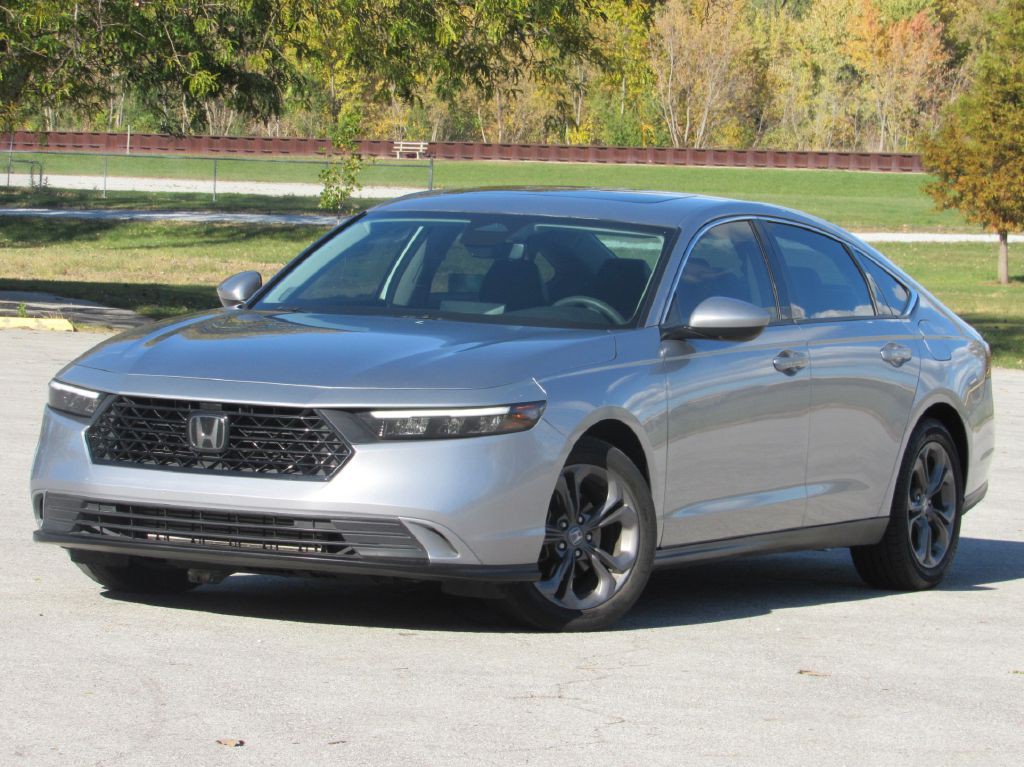 2023 Honda Accord Image 2