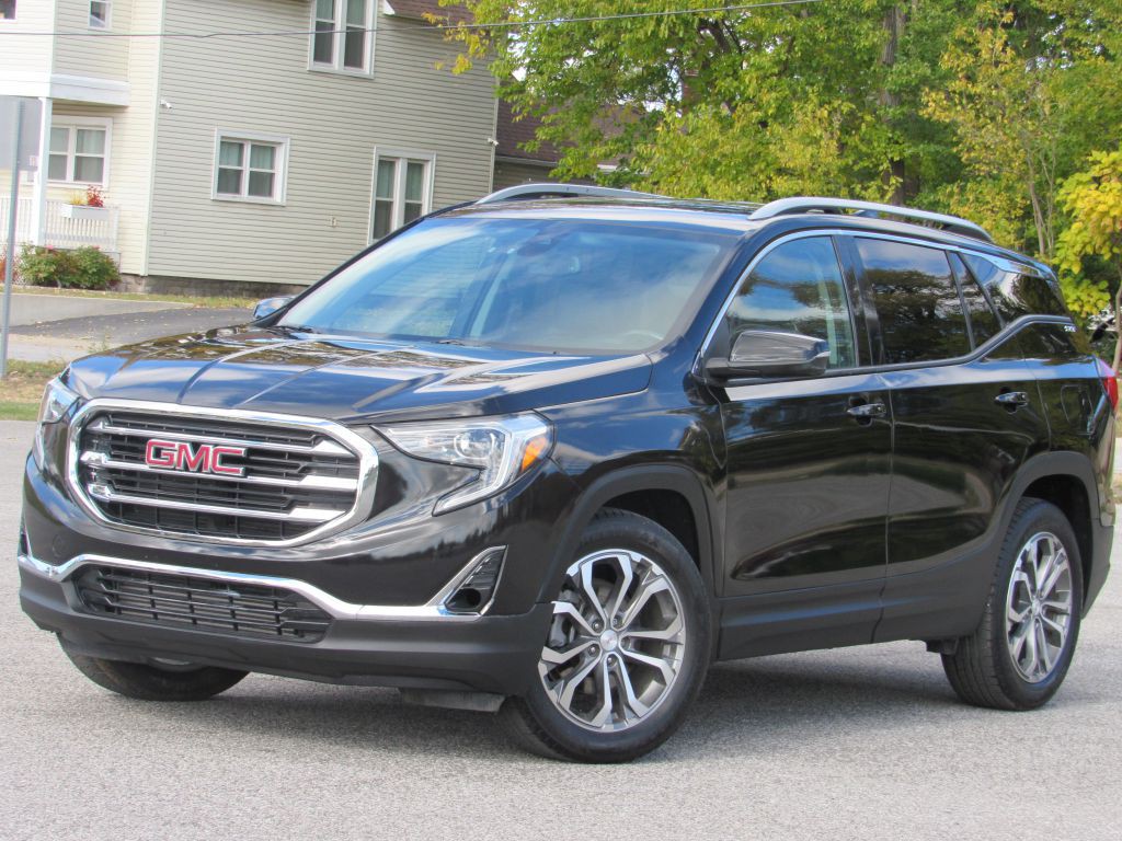2020 GMC Terrain Image 2