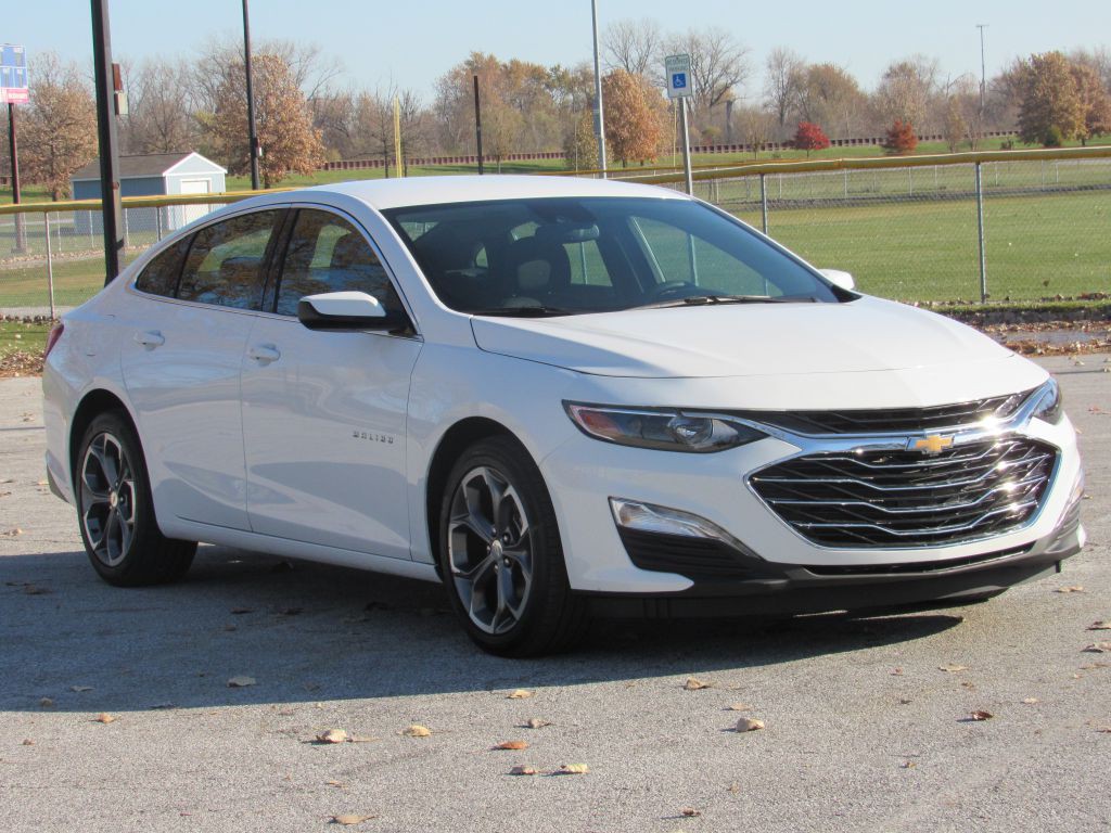 2024 Chevrolet Malibu Image 2