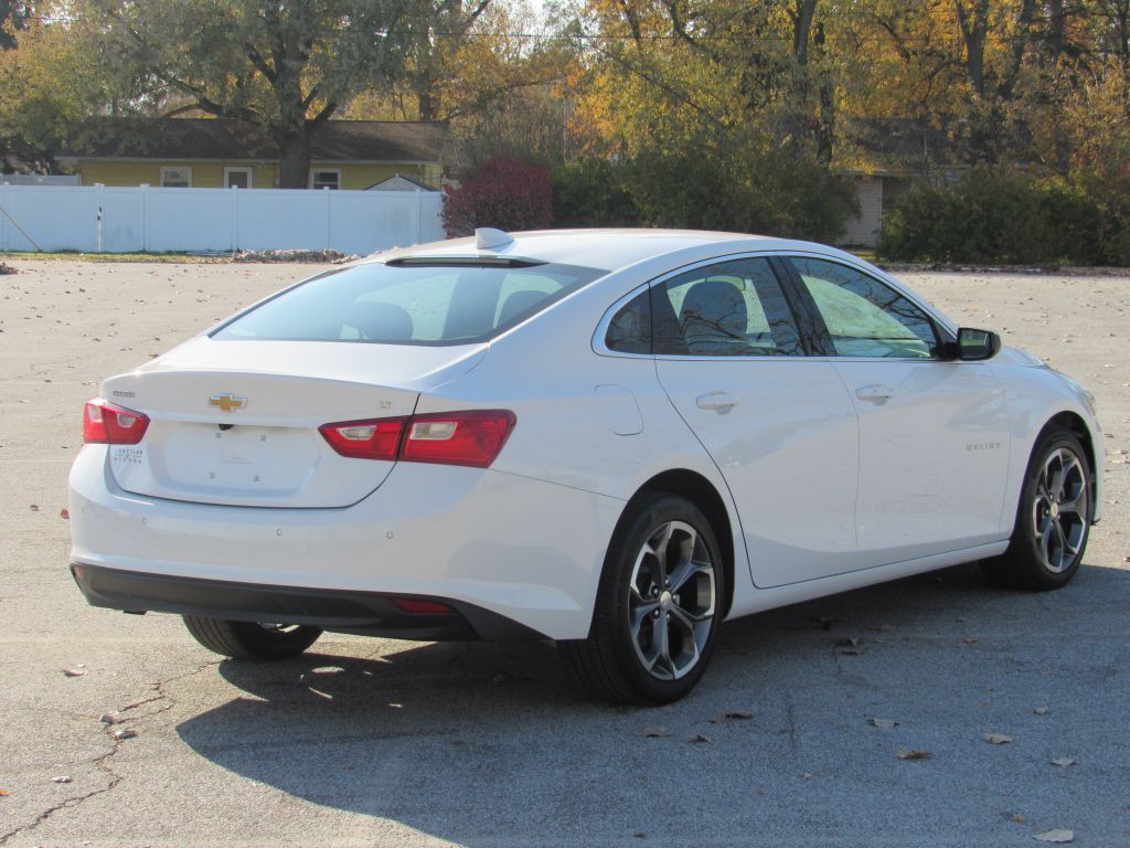 2024 Chevrolet Malibu Image 3