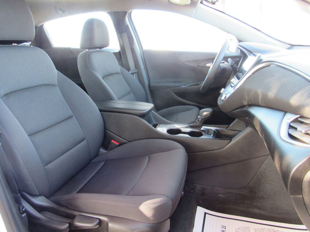 2024 Chevrolet Malibu Image 8