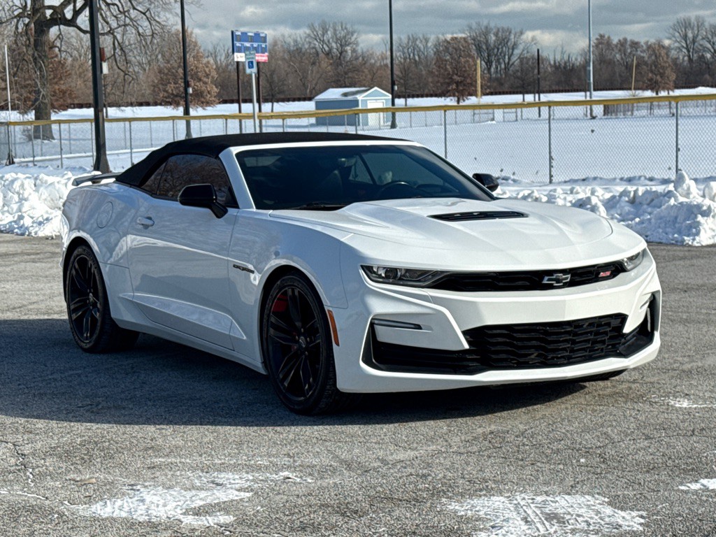 2022 Chevrolet Camaro Image 2