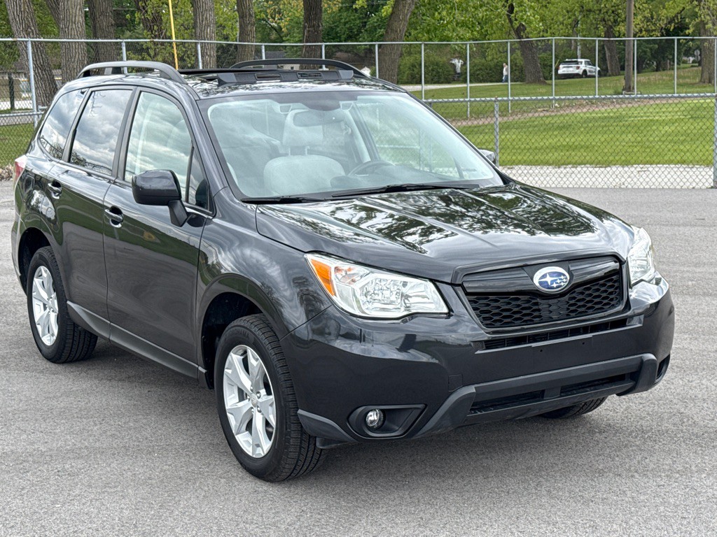 2016 Subaru Forester Image 2
