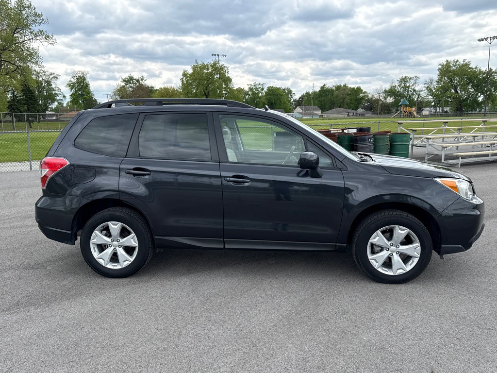 2016 Subaru Forester Image 3