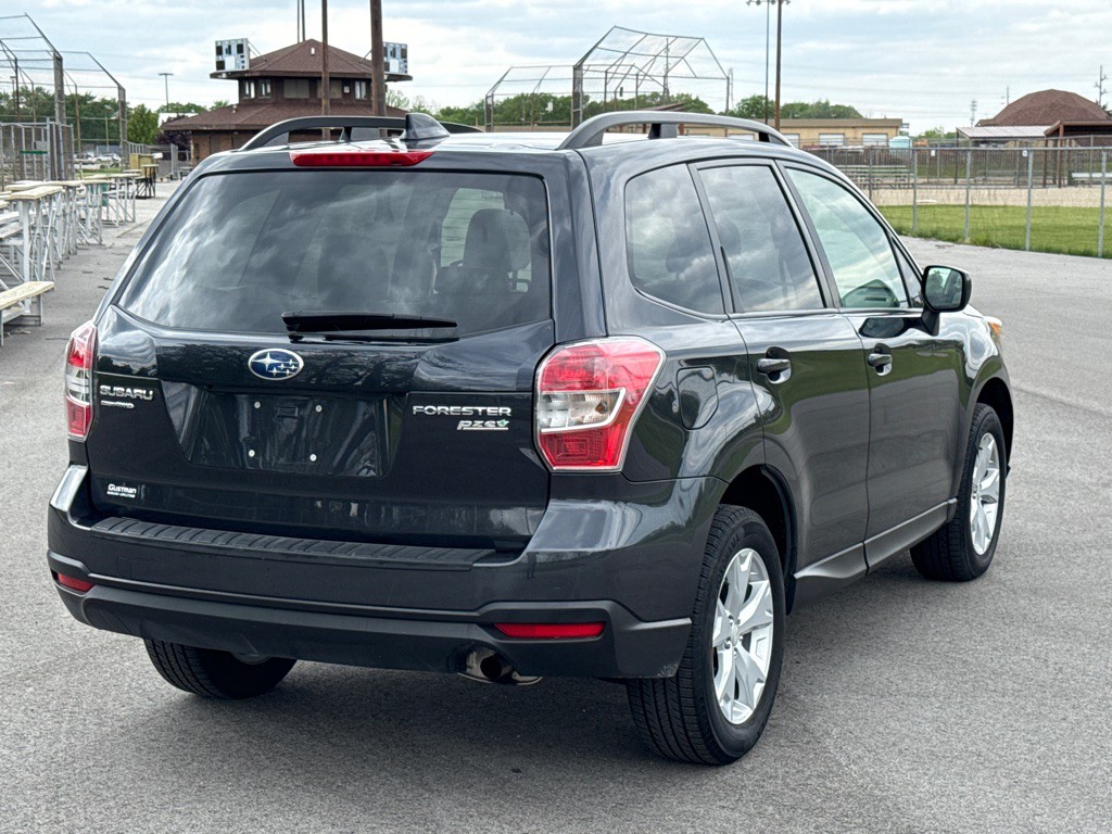 2016 Subaru Forester Image 4