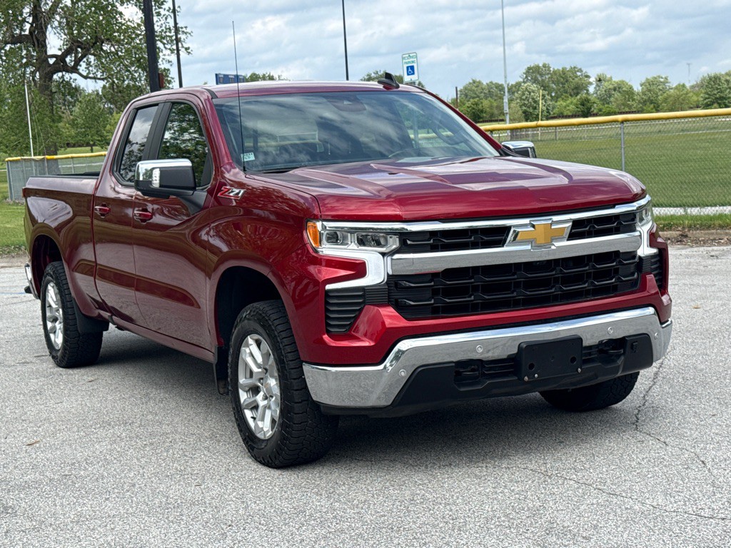2024 Chevrolet Silverado 1500 Image 2