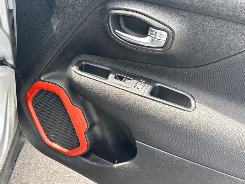 2018 Jeep Renegade Image 20