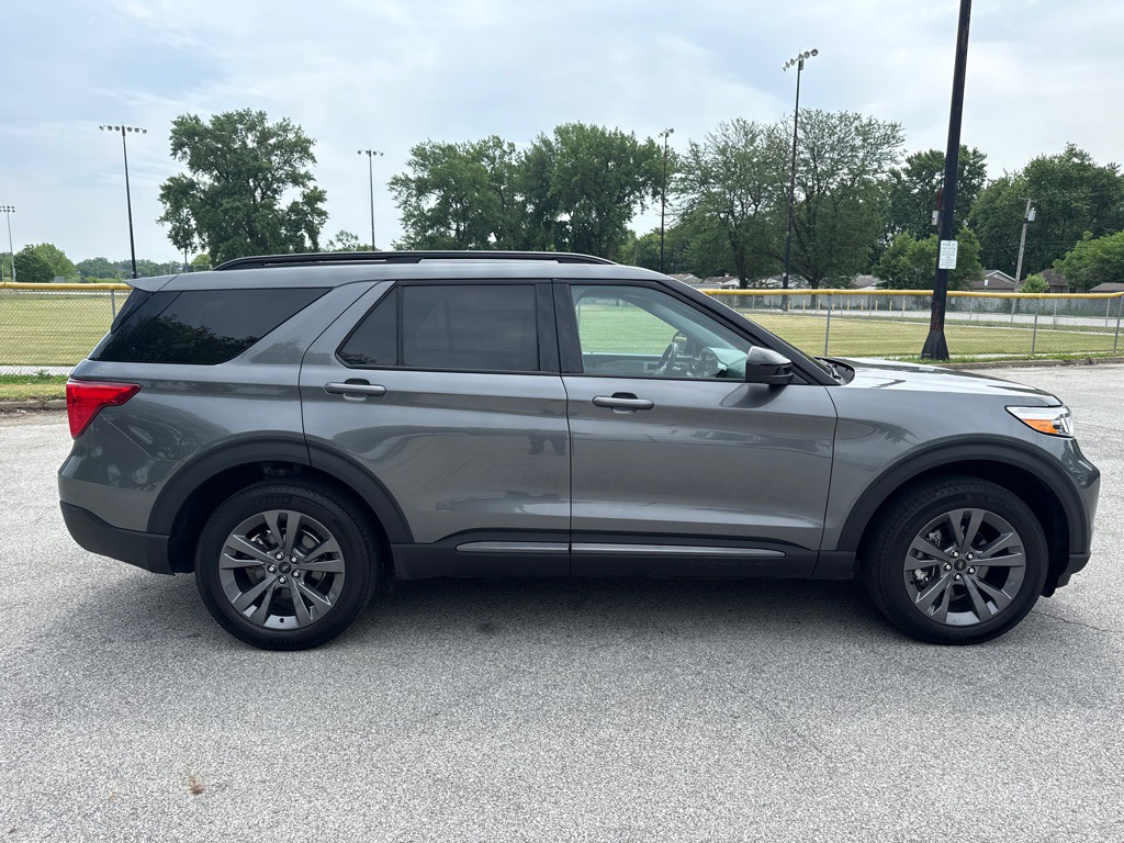 2023 Ford Explorer Image 3