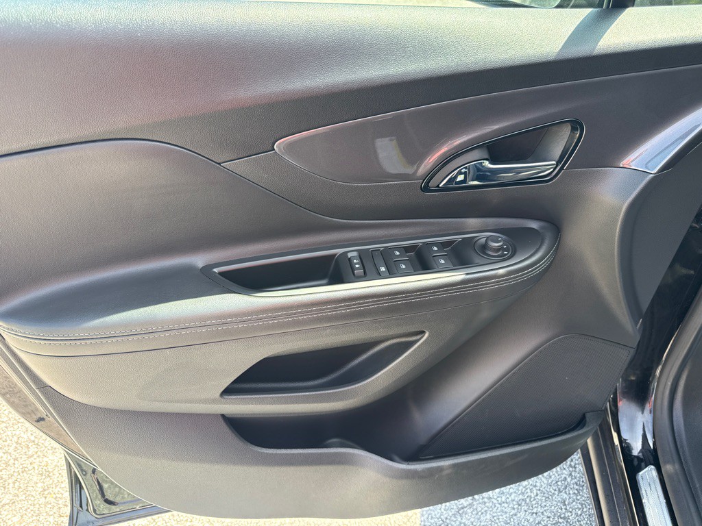 2022 Buick Enclave Image 9