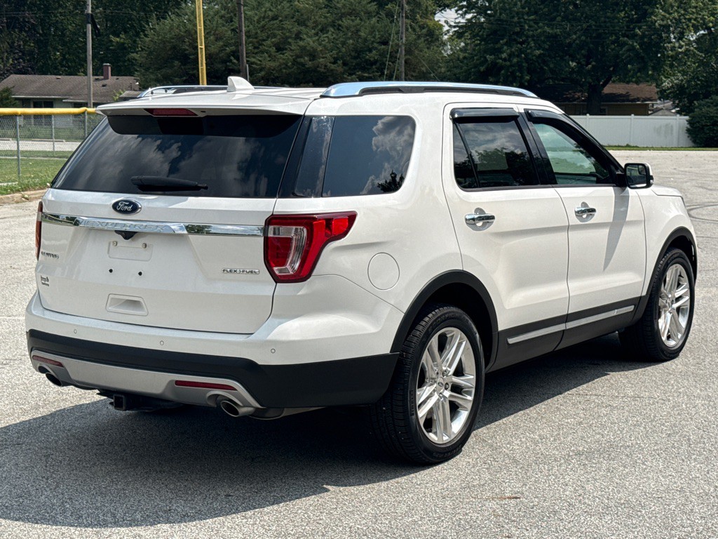 2016 Ford Explorer Image 4