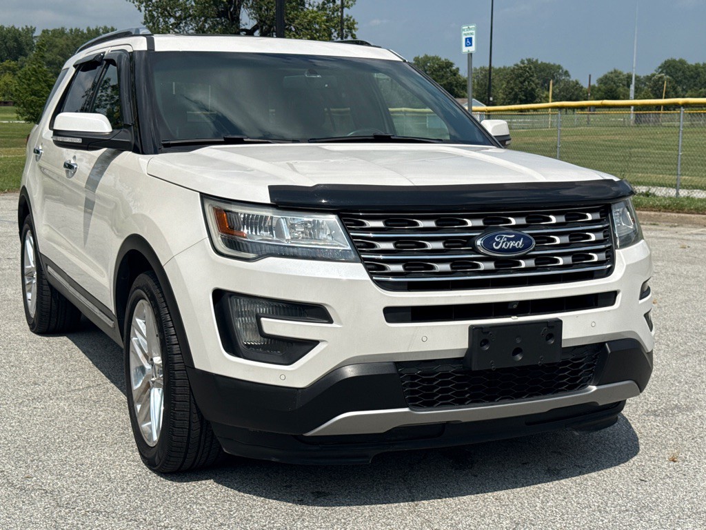 2016 Ford Explorer Image 9