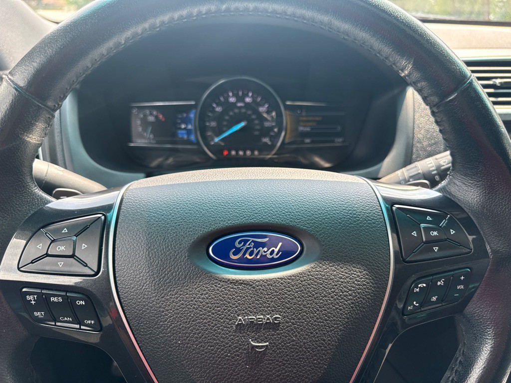 2016 Ford Explorer Image 14