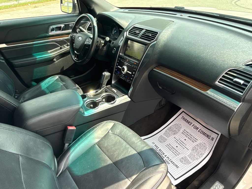 2016 Ford Explorer Image 21